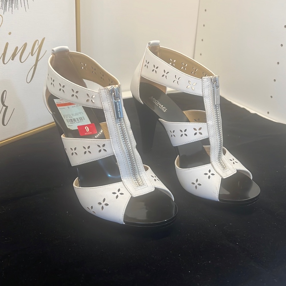 MICHAEL MICHAEL KORS BERKEY FLORAL HEEL